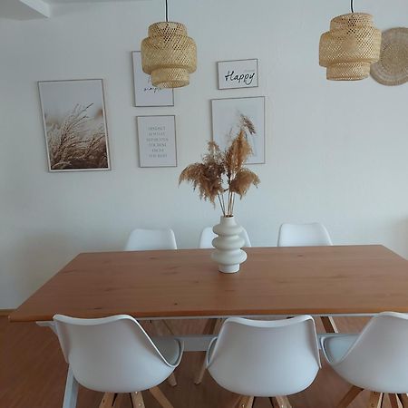 Stilvolle Ferienwohnung Free Parking, Space, Wlan Niestetal المظهر الخارجي الصورة