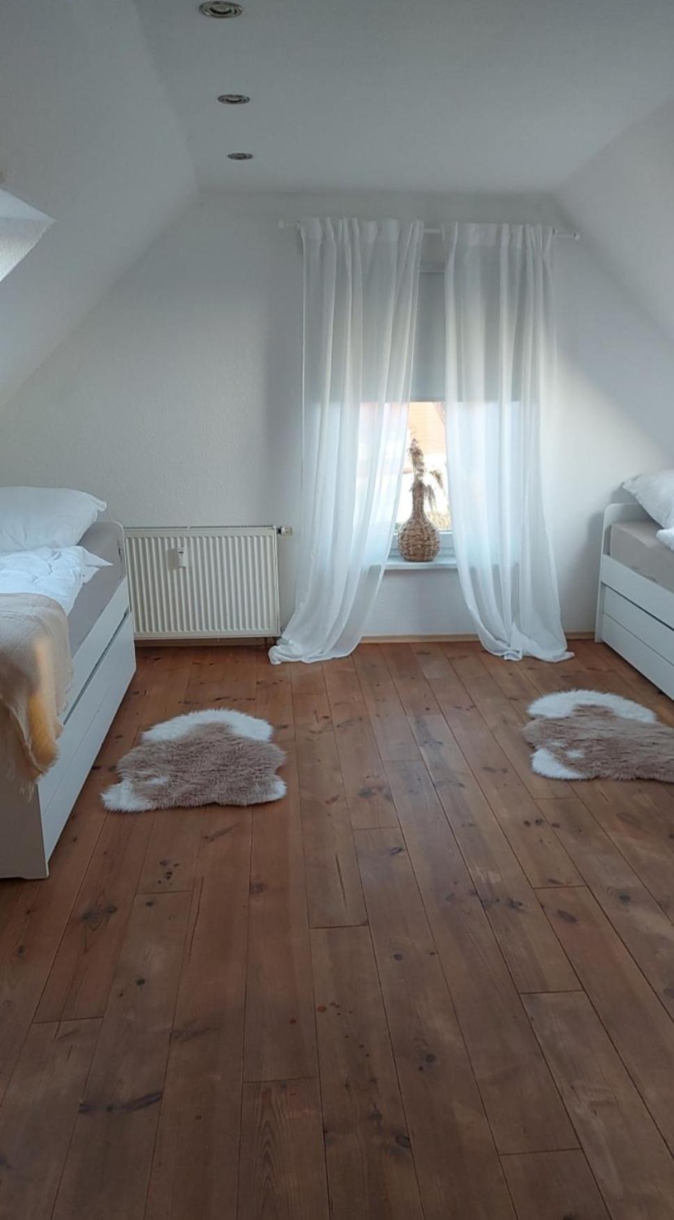 Stilvolle Ferienwohnung Free Parking, Space, Wlan Niestetal المظهر الخارجي الصورة