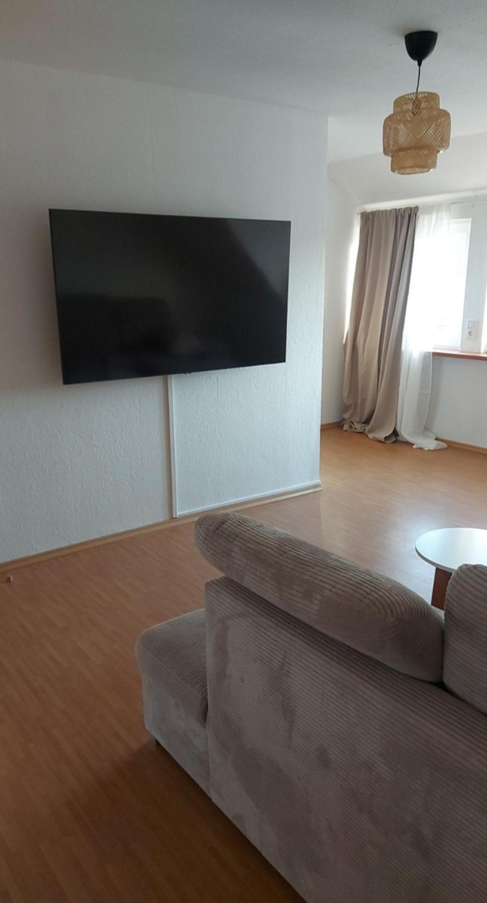 Stilvolle Ferienwohnung Free Parking, Space, Wlan Niestetal المظهر الخارجي الصورة